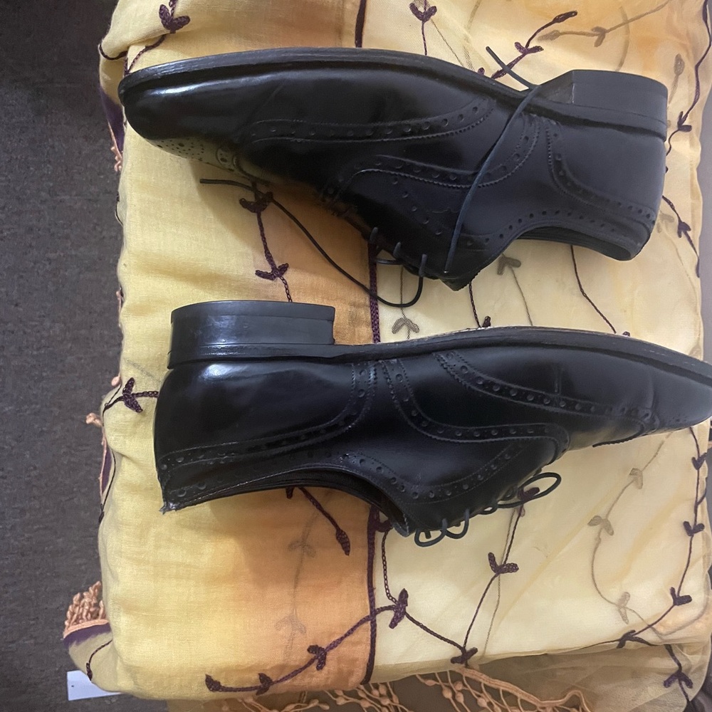 Black lace up leather dress shoes - Picture 2 of 5